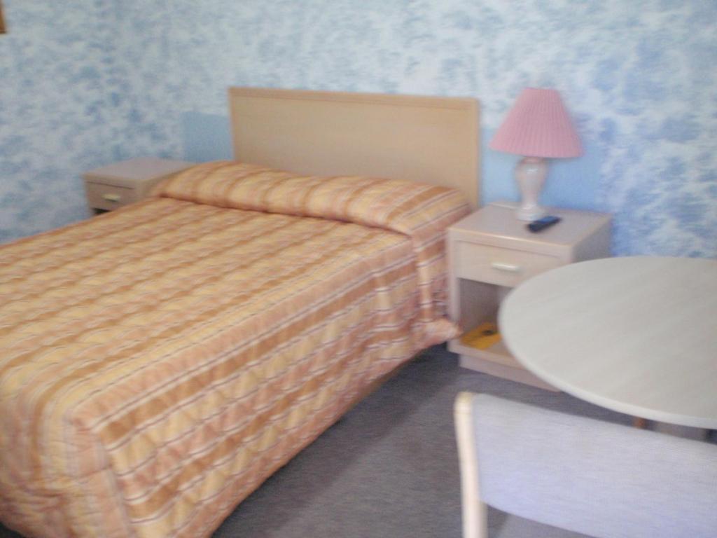 Trans Canada Motel Kamloops Zimmer foto